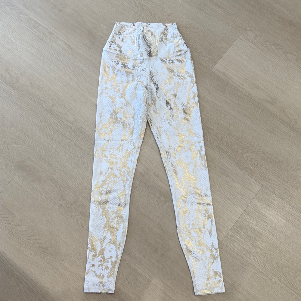 Carbon38 White and Gold Leggings